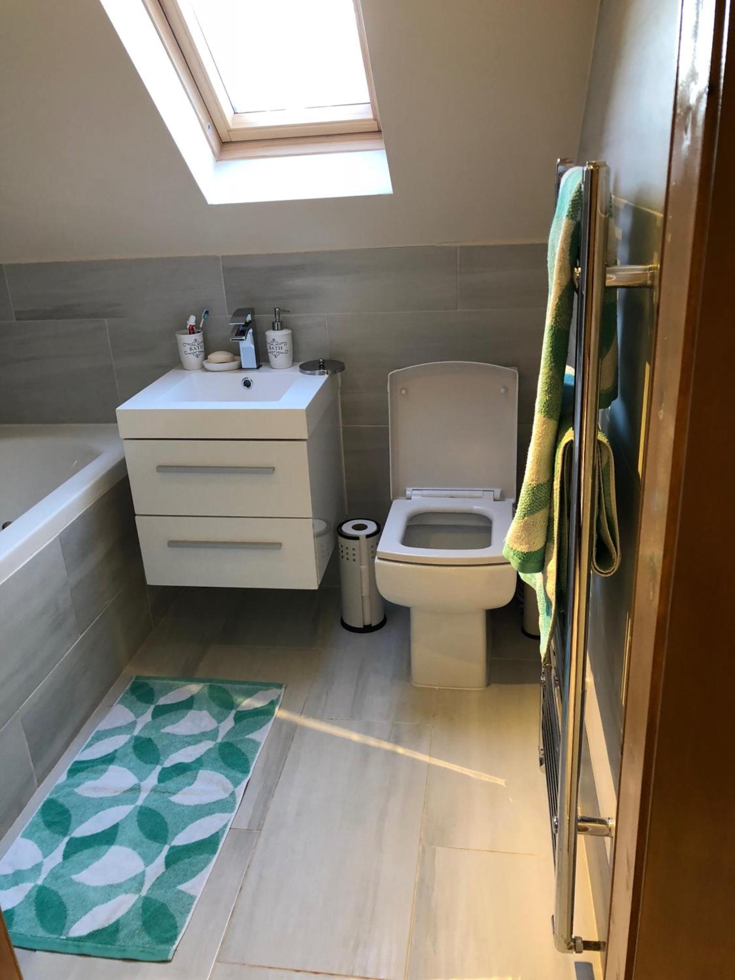 Holiday home 2-bed Sleeps 4 10 Mins To Centre *