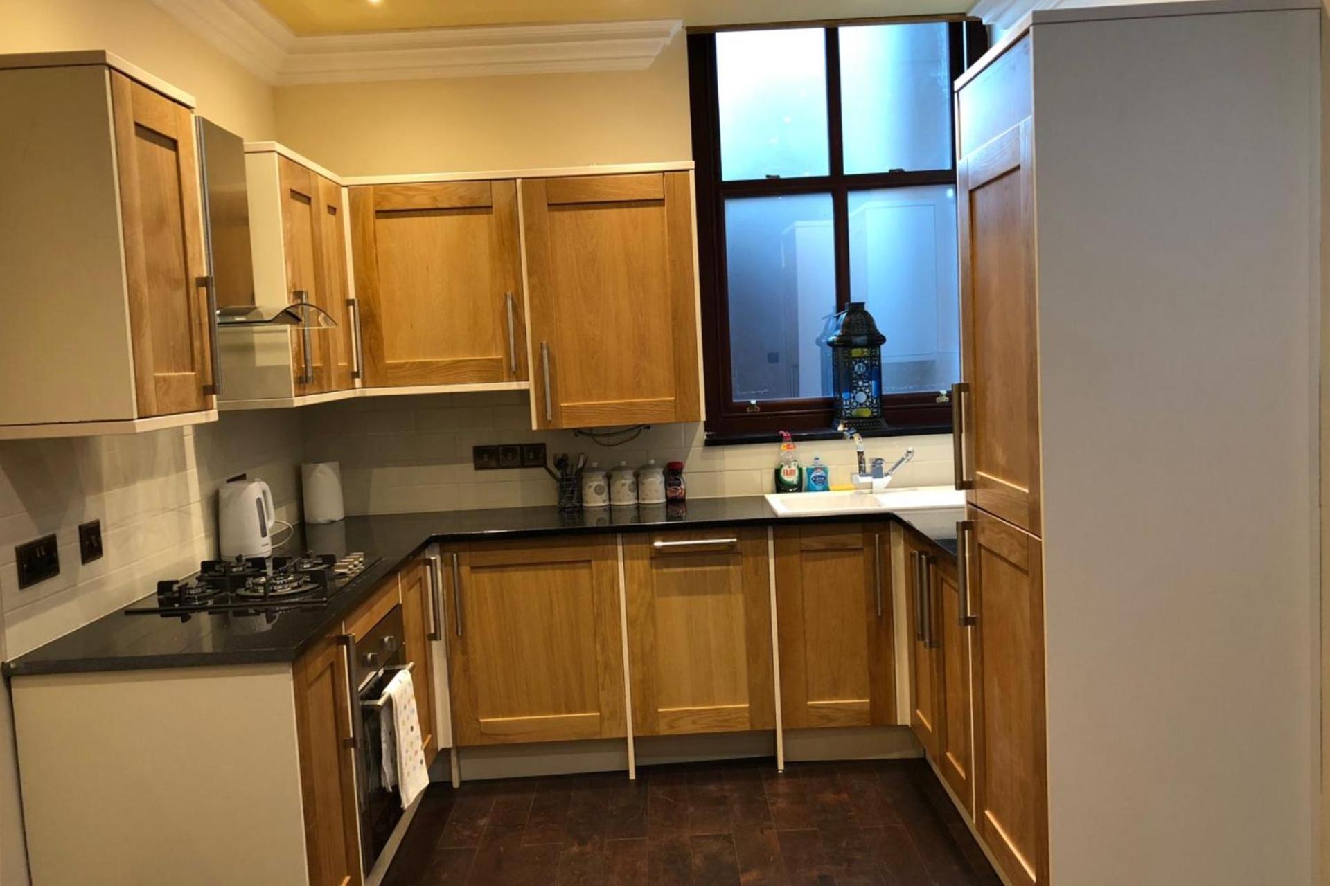 2-bed Sleeps 4 10 Mins To Centre Holiday home